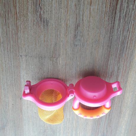 Kŕmiaca sieťka na ovocie,