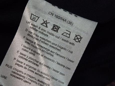 Kvalitné vzorované šaty, s