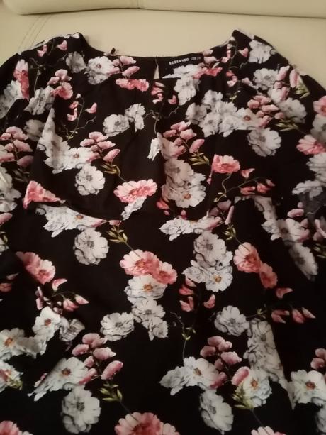 Ponúkam dievčenské šaty, reserved,128