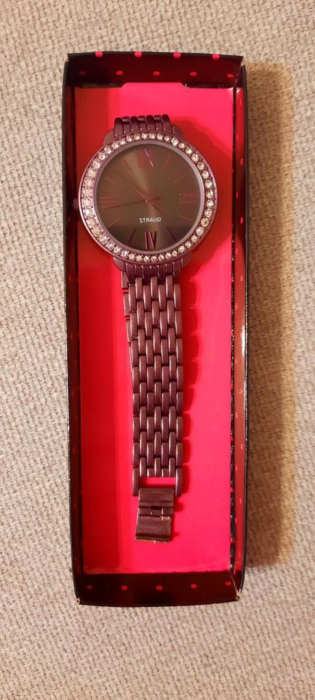 Hodinky z avonu, avon