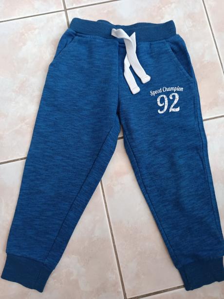 Krásne modré tepláky, lupilu,98