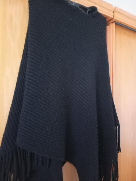 Čierne vlnene pončo., c&a,l