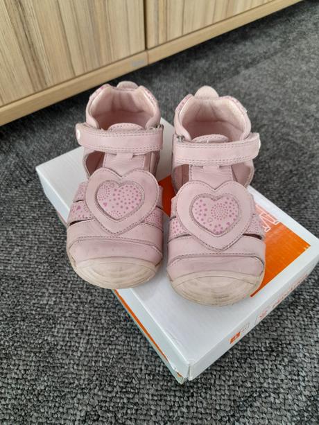 Sandalky biomecanics, 24