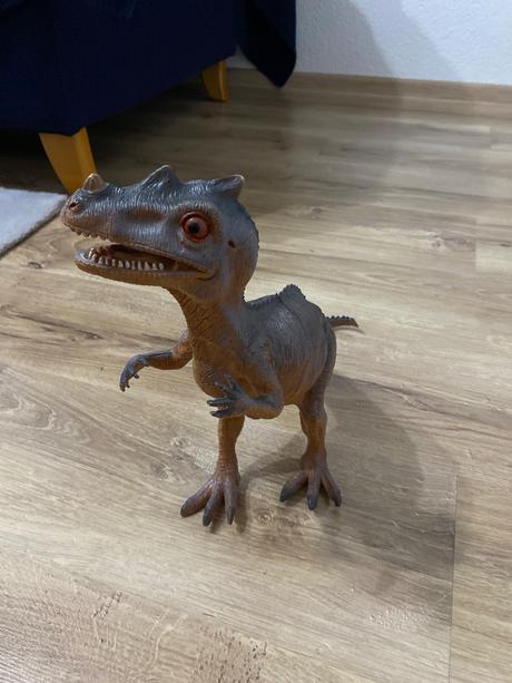 Dinosaurus 30 cm,