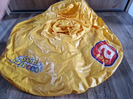 Koleso-a + vesta na plávanie-2 /cena za obe/, 