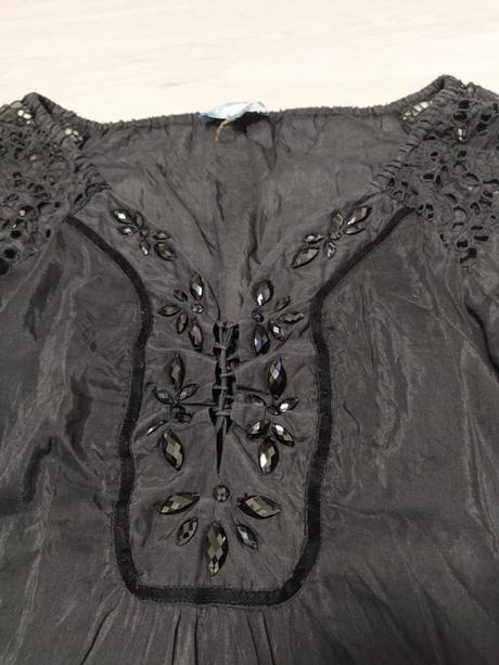 Ľahká čierna dlhšia blúzka., m