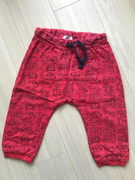 Autíčkové tepláky, 80