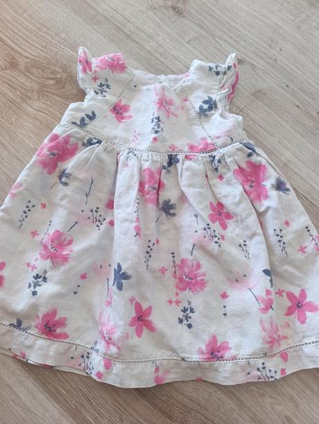 Nádherné kvietkované šaty, c&a,80