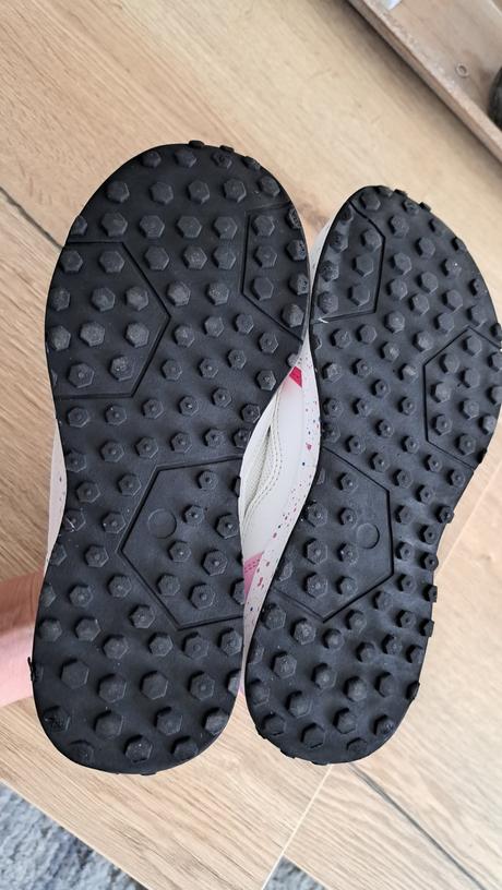 Tenisky, reserved,35