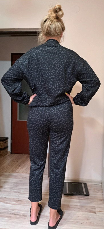 Krásny komplet nohavíc a mikiny značky f&f, f&f,m