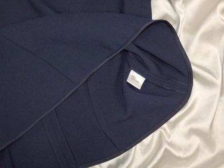 Kvalitný tmavomodrý elegantný top, 42