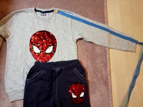 Pekná teplaková súprava so spidemenom, 116