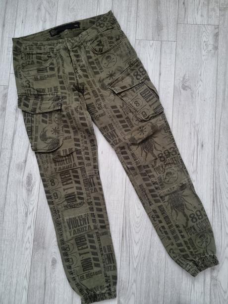 Pánske kapsacove nohavice s výraznou potlačou, 30