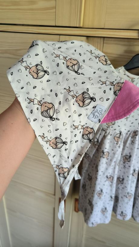 Šaty plus šatka na hlavičku, 98