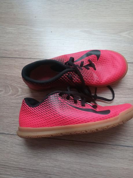 Tenisky halovky, nike,35