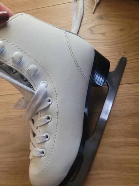 Korčule na ľad, 31