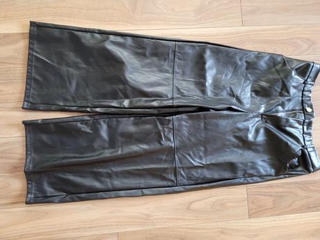 Nové koženkové nohavice, l