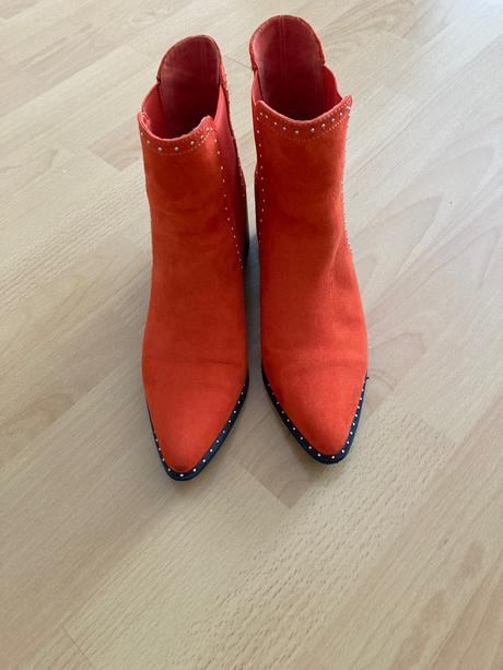 Kotnikove čižmy, 40