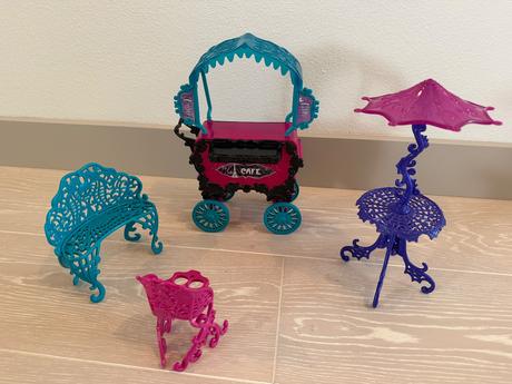 Nabytok monster high, 