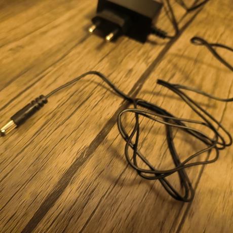 Napájací adaptér 240v, 