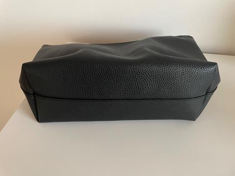 Kabelka guess cierna, guess