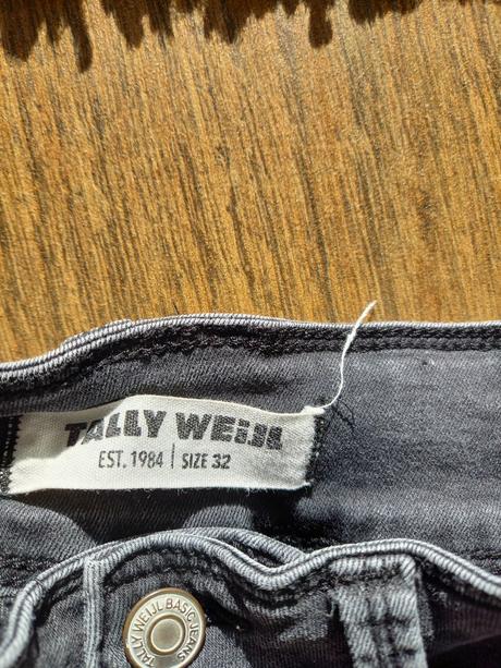 Elasticke rifle, tally weijl,32