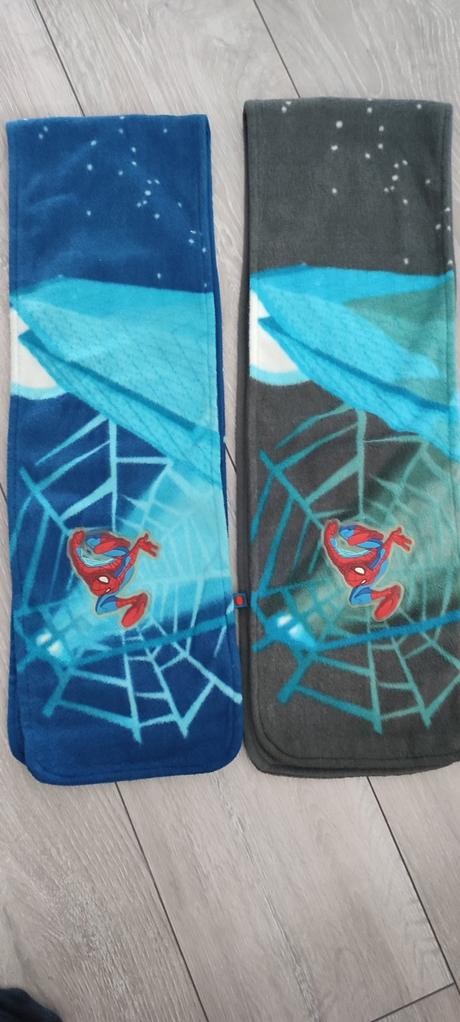 Predám šál spiderman, xs