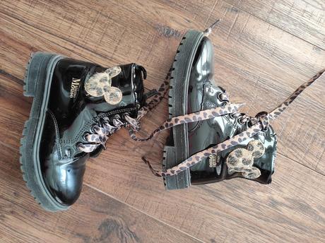 Lakované vyteplene čižmy, 28