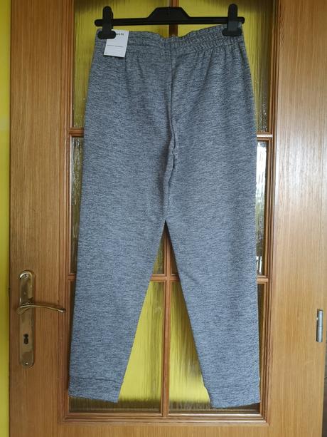 Nike tepláky veľkosť 10-12 rokov, nike,140 / 146 / 152
