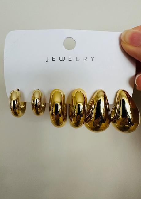 Zlata sada náušníc, 