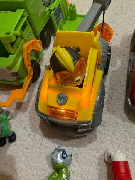Auticka+figurky paw patrol, 