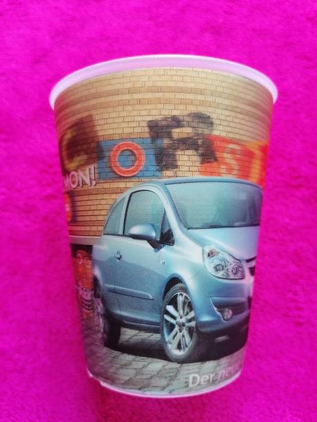 Premieňací plastový pohár,