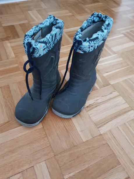 Gumáky blikajúce, 24