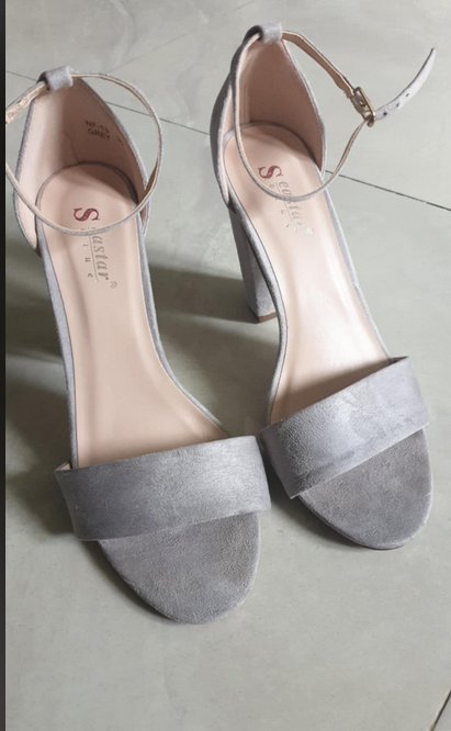 Topánky na opätku, 39