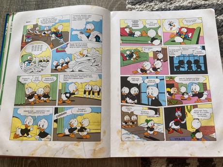 Veselé vianoce s mickey mousom a jeho priateľmi,