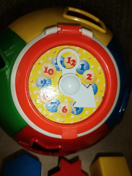 Guľa s vkladacími tvarmi, 