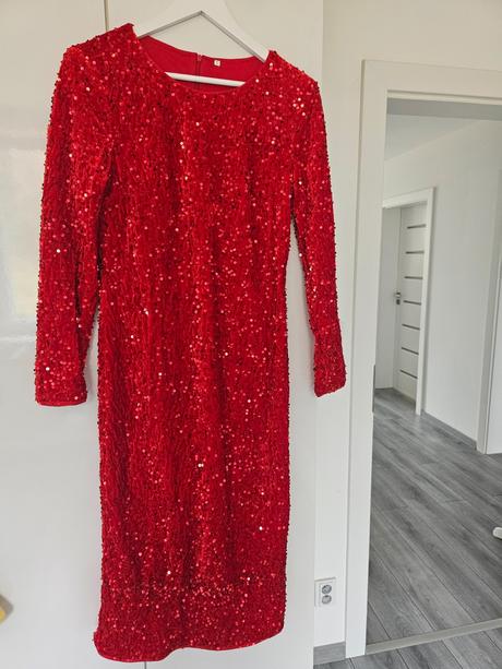 Hrubšie nádherne ligotavé šaty, m