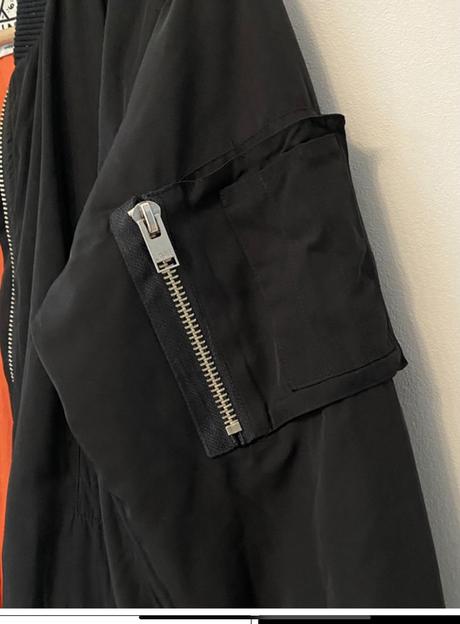 Čierna bombera bunda unif veľkosť s / m, s