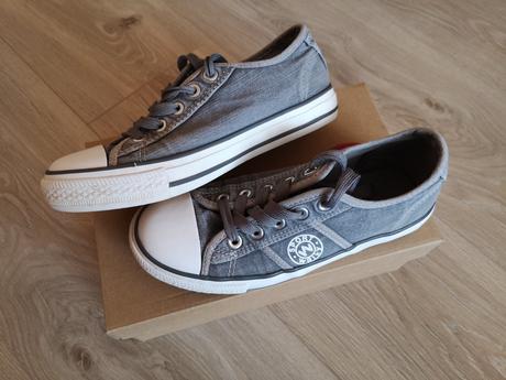 Plátené tenisky, 33