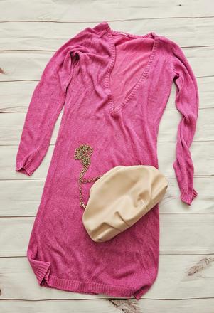 Krásny ružový sveter, s