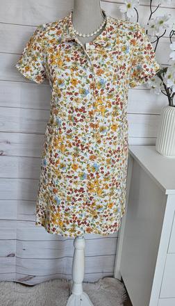 Krásne zaujímavé šaty, m