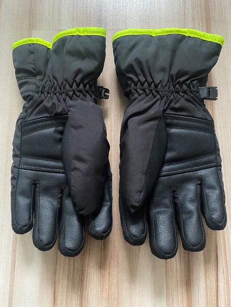Rukavice na lyžovanie, 146