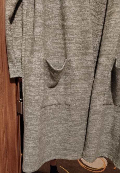 Dlhší sveter bez zapínania, 