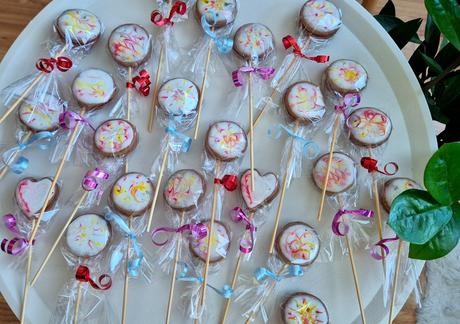 Medovníkové lízanky, 