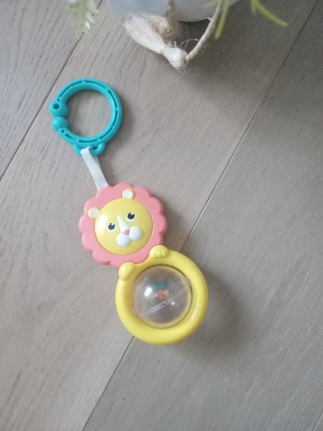 Hrkálka na zavesenie lev - bright starts,