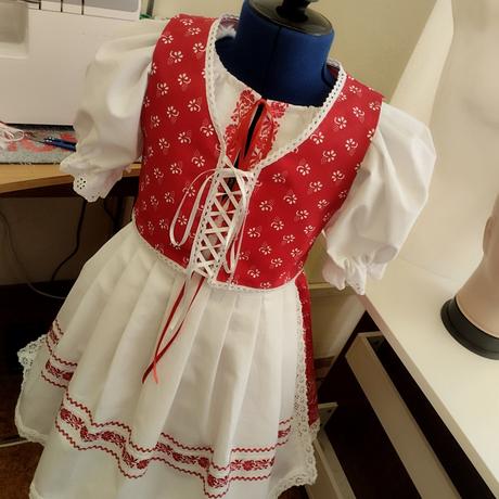 Folk krojík,