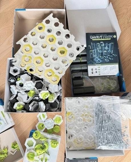 Stavebnica gravitrax,