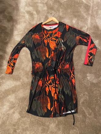 Saty alebo tunika, l