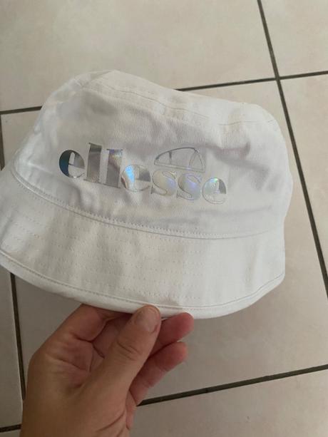 Ellesse klobuk, s