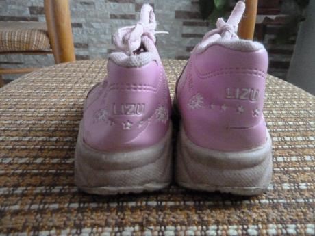 Dievčenské tenisky, 17